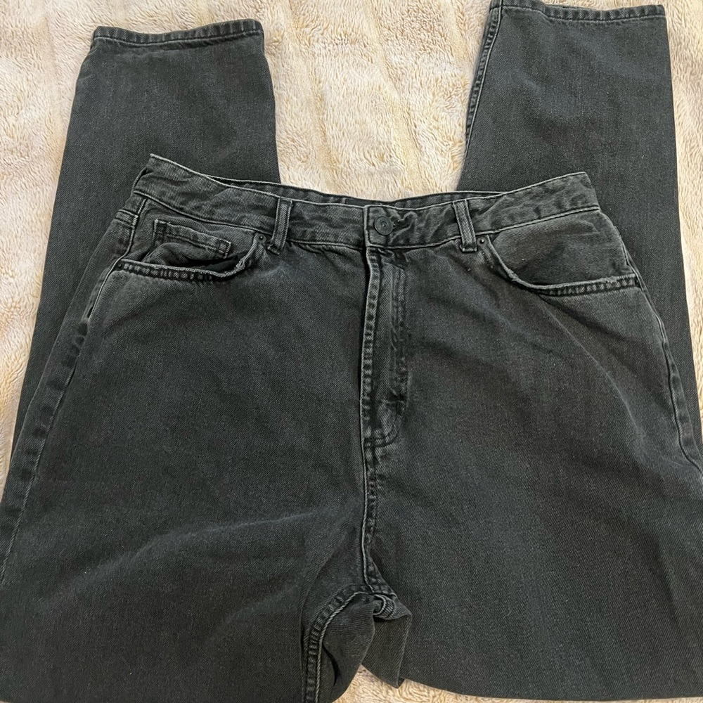 BDG Urban Outfitters women’s black denim mom jeans